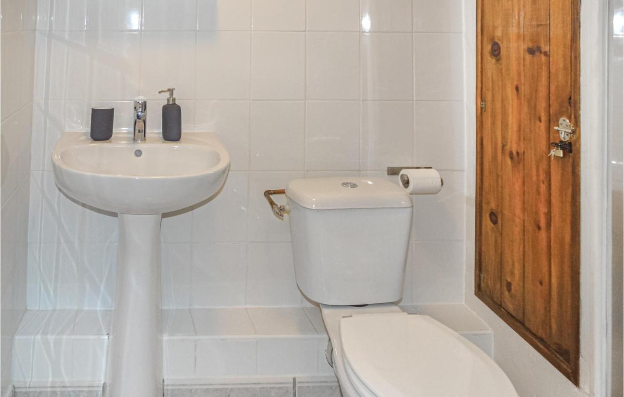 Amazing Home In Fontevraud Labbaye With Wifi Luaran gambar